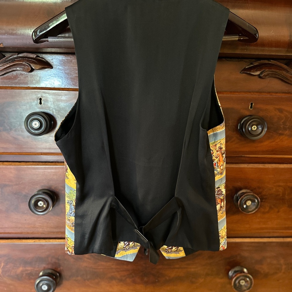 Vintage Nicole Miller Silk Western Multicolor Horse Vest with Cowboys & Indians - Picture 3 of 5